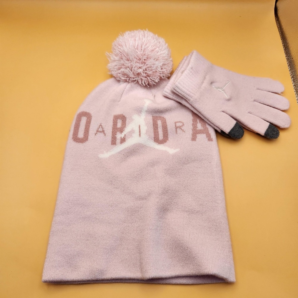 Jordan Beanie Hat Gloves Set Girls‎ One Size Pink Pom Pom Knit Jumpman Logo